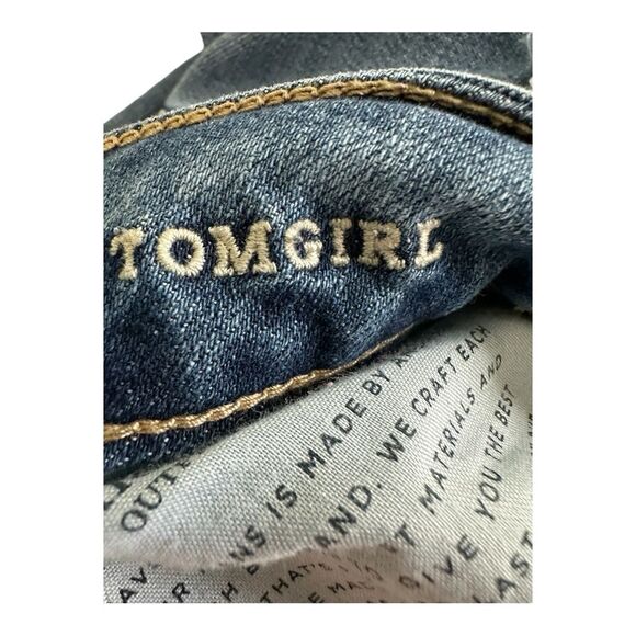 American Eagle Distressed Tomgirl Boyfriend Blue Denim Jeans Size 6Regular - Picture 7 of 7